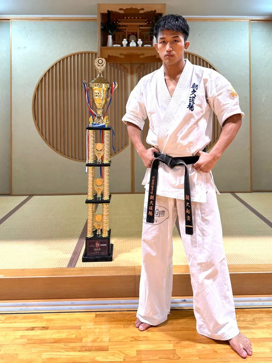 首页>武林风>正文>这一路的风霜,或许连他自己也记不清了,他只是希望