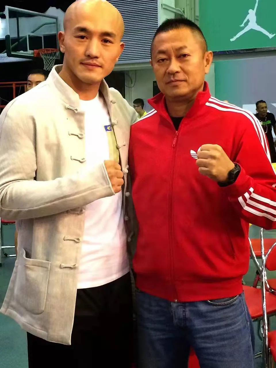 不知不觉,日本格斗界领导和拳迷已经会说:"武林风选手很厉害!