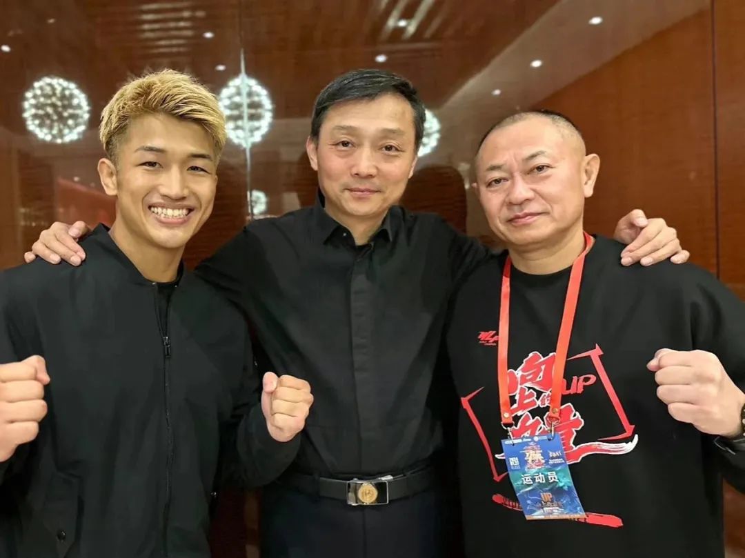 朝久裕贵的父亲朝久笃创立了朝久流空手道,因为朝久裕贵在武林风的